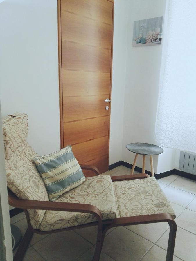 La Casa Sulla Piazzetta Apartment Albenga Bagian luar foto