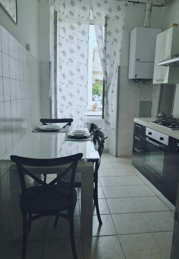 La Casa Sulla Piazzetta Apartment Albenga Bagian luar foto